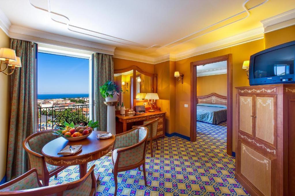 Grand Hotel La Pace Sant'Agnello Exterior foto