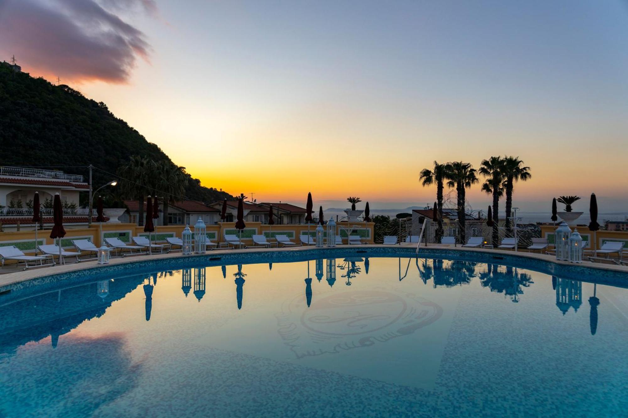 Grand Hotel La Pace Sant'Agnello Exterior foto