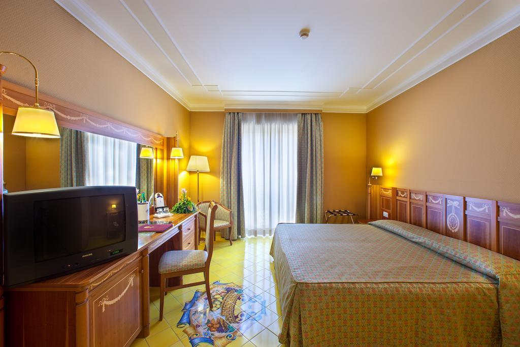 Grand Hotel La Pace Sant'Agnello Exterior foto